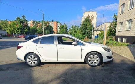 Opel Astra J, 2014 год, 1 000 000 рублей, 7 фотография