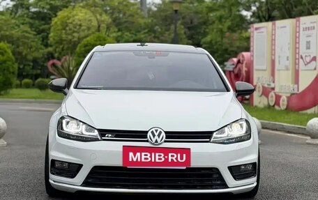 Volkswagen Golf VII, 2020 год, 1 270 001 рублей, 2 фотография