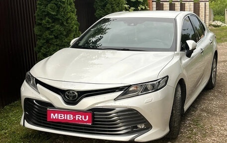 Toyota Camry, 2018 год, 2 500 000 рублей, 1 фотография