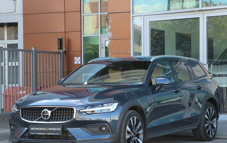 Volvo V60 Cross Country II, 2024 год, 6 560 000 рублей, 1 фотография