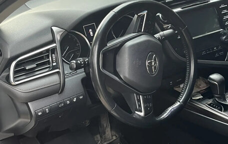 Toyota Camry, 2018 год, 2 500 000 рублей, 3 фотография