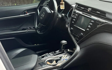 Toyota Camry, 2018 год, 2 500 000 рублей, 5 фотография