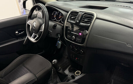 Renault Logan II, 2018 год, 870 000 рублей, 14 фотография