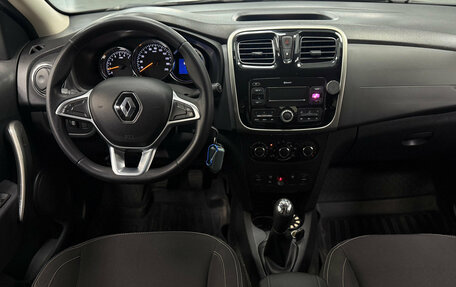 Renault Logan II, 2018 год, 870 000 рублей, 15 фотография