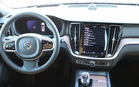 Volvo V60 Cross Country II, 2024 год, 6 560 000 рублей, 10 фотография