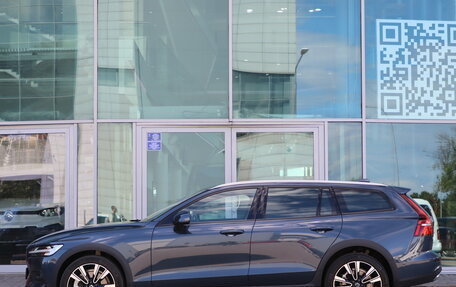 Volvo V60 Cross Country II, 2024 год, 6 560 000 рублей, 2 фотография