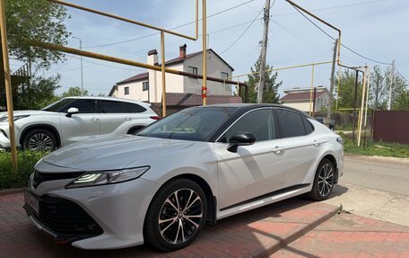 Toyota Camry, 2021 год, 3 050 000 рублей, 7 фотография