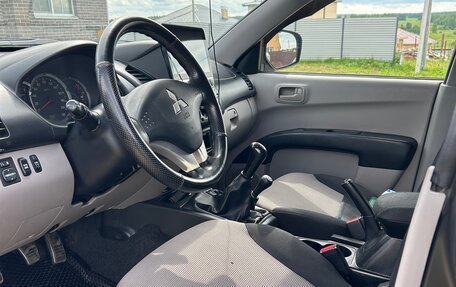 Mitsubishi L200 IV рестайлинг, 2010 год, 1 200 000 рублей, 3 фотография