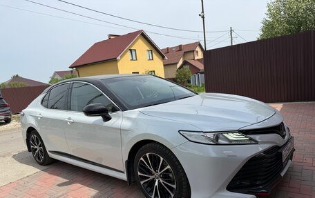 Toyota Camry, 2021 год, 3 050 000 рублей, 10 фотография