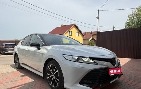 Toyota Camry, 2021 год, 3 050 000 рублей, 2 фотография