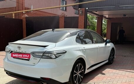 Toyota Camry, 2021 год, 3 050 000 рублей, 4 фотография