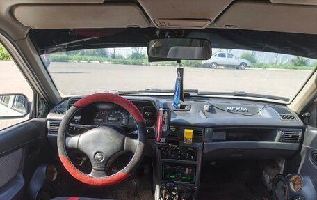 Daewoo Nexia I рестайлинг, 2001 год, 110 000 рублей, 6 фотография