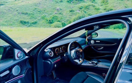 Mercedes-Benz E-Класс, 2018 год, 2 650 000 рублей, 4 фотография