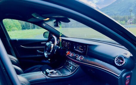 Mercedes-Benz E-Класс, 2018 год, 2 650 000 рублей, 5 фотография