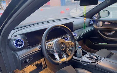 Mercedes-Benz E-Класс, 2018 год, 2 650 000 рублей, 15 фотография