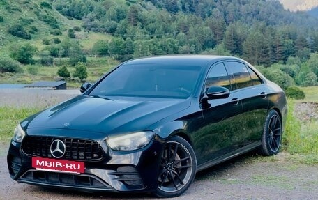 Mercedes-Benz E-Класс, 2018 год, 2 650 000 рублей, 3 фотография