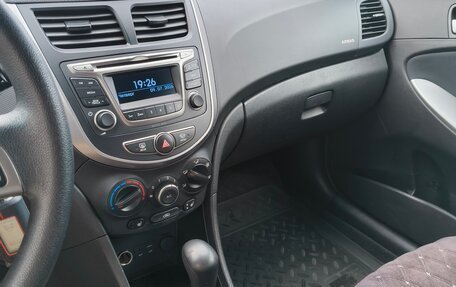 Hyundai Solaris II рестайлинг, 2015 год, 960 000 рублей, 9 фотография
