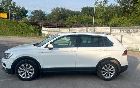Volkswagen Tiguan II, 2017 год, 2 200 000 рублей, 3 фотография