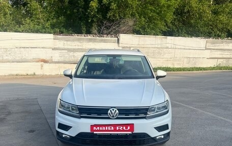 Volkswagen Tiguan II, 2017 год, 2 200 000 рублей, 2 фотография