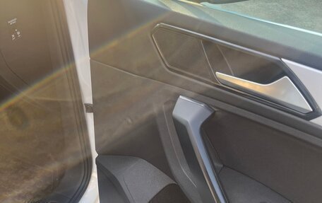 Volkswagen Tiguan II, 2017 год, 2 200 000 рублей, 11 фотография