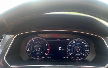 Volkswagen Tiguan II, 2017 год, 2 200 000 рублей, 8 фотография