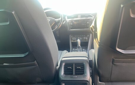 Volkswagen Tiguan II, 2017 год, 2 200 000 рублей, 14 фотография