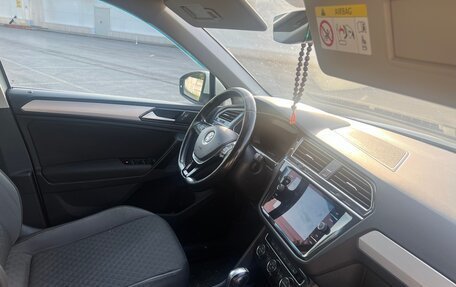 Volkswagen Tiguan II, 2017 год, 2 200 000 рублей, 12 фотография