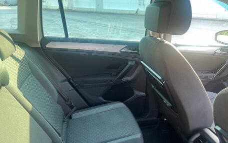 Volkswagen Tiguan II, 2017 год, 2 200 000 рублей, 13 фотография