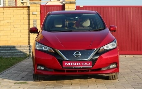 Nissan Leaf II, 2020 год, 2 200 000 рублей, 1 фотография