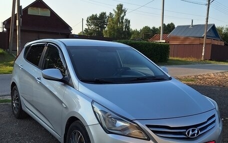 Hyundai Solaris II рестайлинг, 2014 год, 850 000 рублей, 3 фотография