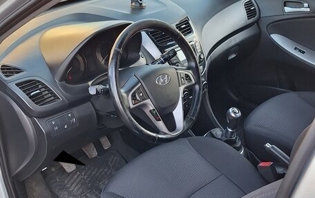 Hyundai Solaris II рестайлинг, 2014 год, 850 000 рублей, 9 фотография
