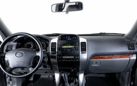 Toyota Land Cruiser Prado 120 рестайлинг, 2003 год, 2 599 000 рублей, 16 фотография