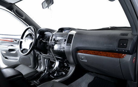 Toyota Land Cruiser Prado 120 рестайлинг, 2003 год, 2 599 000 рублей, 19 фотография