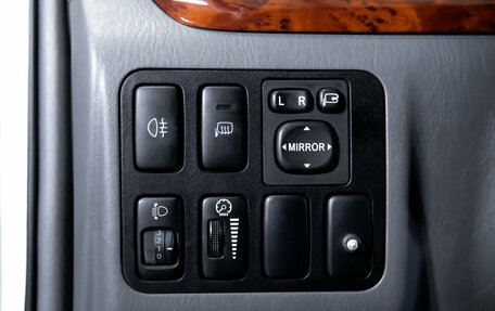 Toyota Land Cruiser Prado 120 рестайлинг, 2003 год, 2 599 000 рублей, 23 фотография