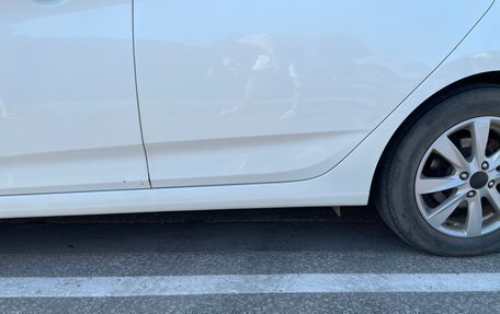 Hyundai Solaris II рестайлинг, 2016 год, 1 000 000 рублей, 11 фотография