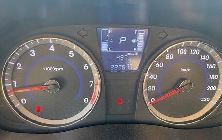 Hyundai Solaris II рестайлинг, 2016 год, 1 000 000 рублей, 18 фотография
