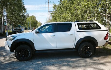 Toyota Hilux VIII, 2015 год, 3 100 000 рублей, 4 фотография