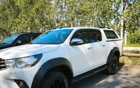 Toyota Hilux VIII, 2015 год, 3 100 000 рублей, 2 фотография