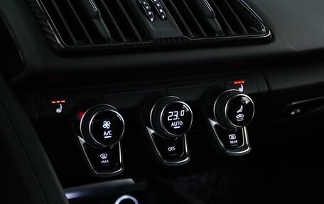 Audi R8, 2021 год, 18 299 434 рублей, 12 фотография