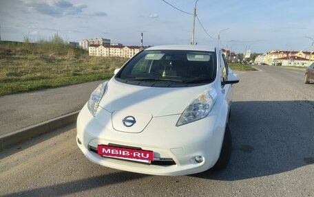 Nissan Leaf I, 2013 год, 850 000 рублей, 2 фотография