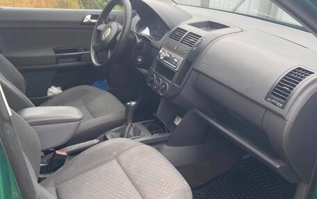 Volkswagen Polo IV рестайлинг, 2003 год, 280 000 рублей, 9 фотография