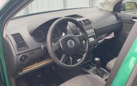 Volkswagen Polo IV рестайлинг, 2003 год, 280 000 рублей, 14 фотография