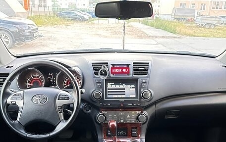 Toyota Highlander III, 2013 год, 1 576 000 рублей, 7 фотография