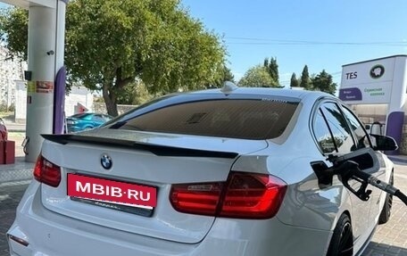 BMW 3 серия, 2011 год, 1 890 000 рублей, 15 фотография