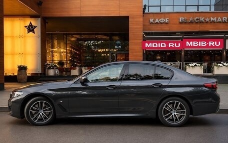 BMW 5 серия, 2022 год, 6 300 000 рублей, 3 фотография