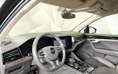 Volkswagen Touareg III, 2018 год, 3 900 000 рублей, 18 фотография