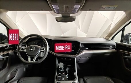 Volkswagen Touareg III, 2018 год, 3 900 000 рублей, 13 фотография