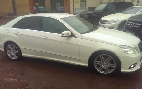 Mercedes-Benz E-Класс, 2010 год, 1 220 000 рублей, 3 фотография