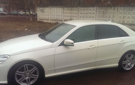 Mercedes-Benz E-Класс, 2010 год, 1 220 000 рублей, 2 фотография