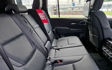 Toyota Land Cruiser, 2026 год, 15 800 000 рублей, 27 фотография